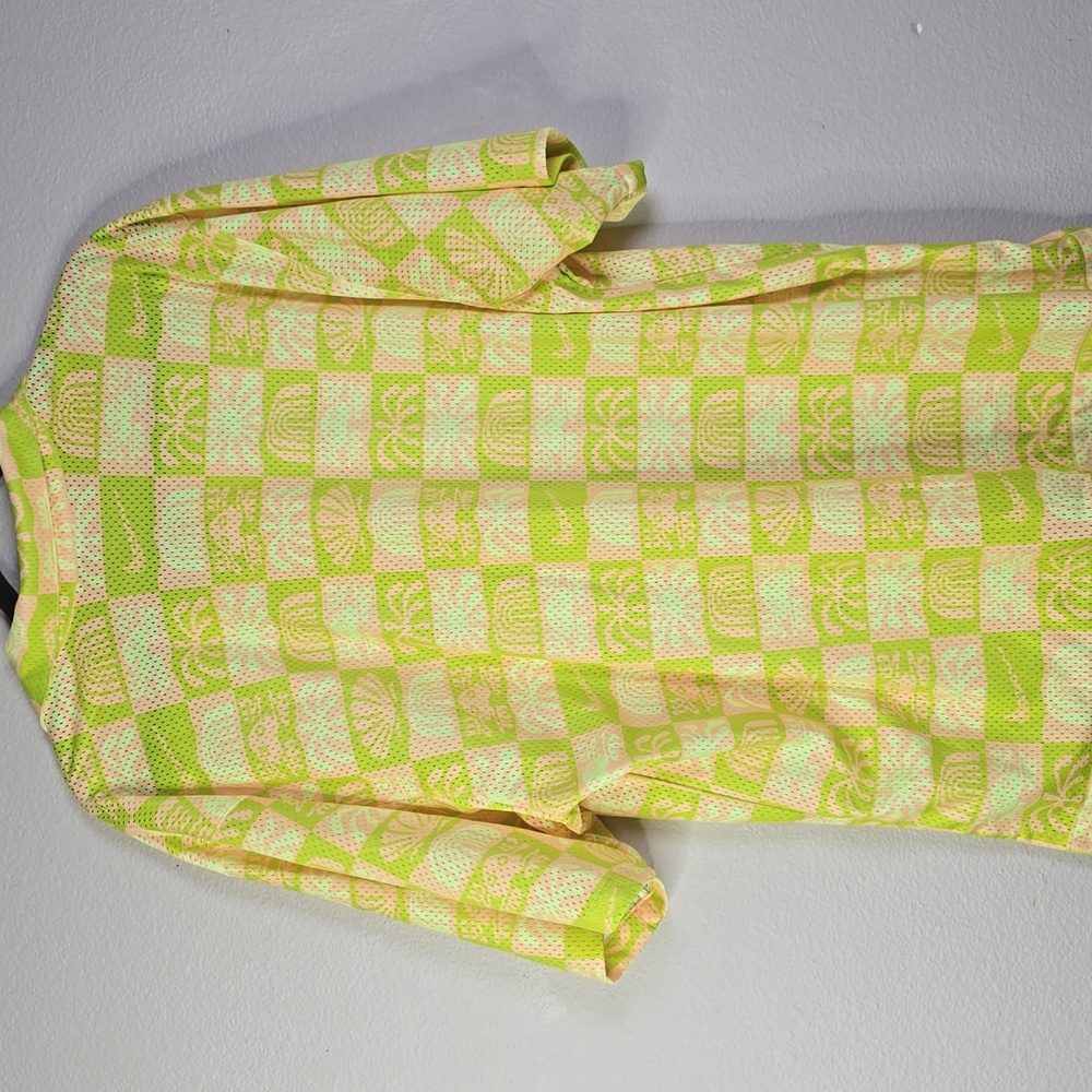 Sold Nike Yellow Casual Button Down Shirt with Geometric Pattern  size L. - Picture 8 of 8
